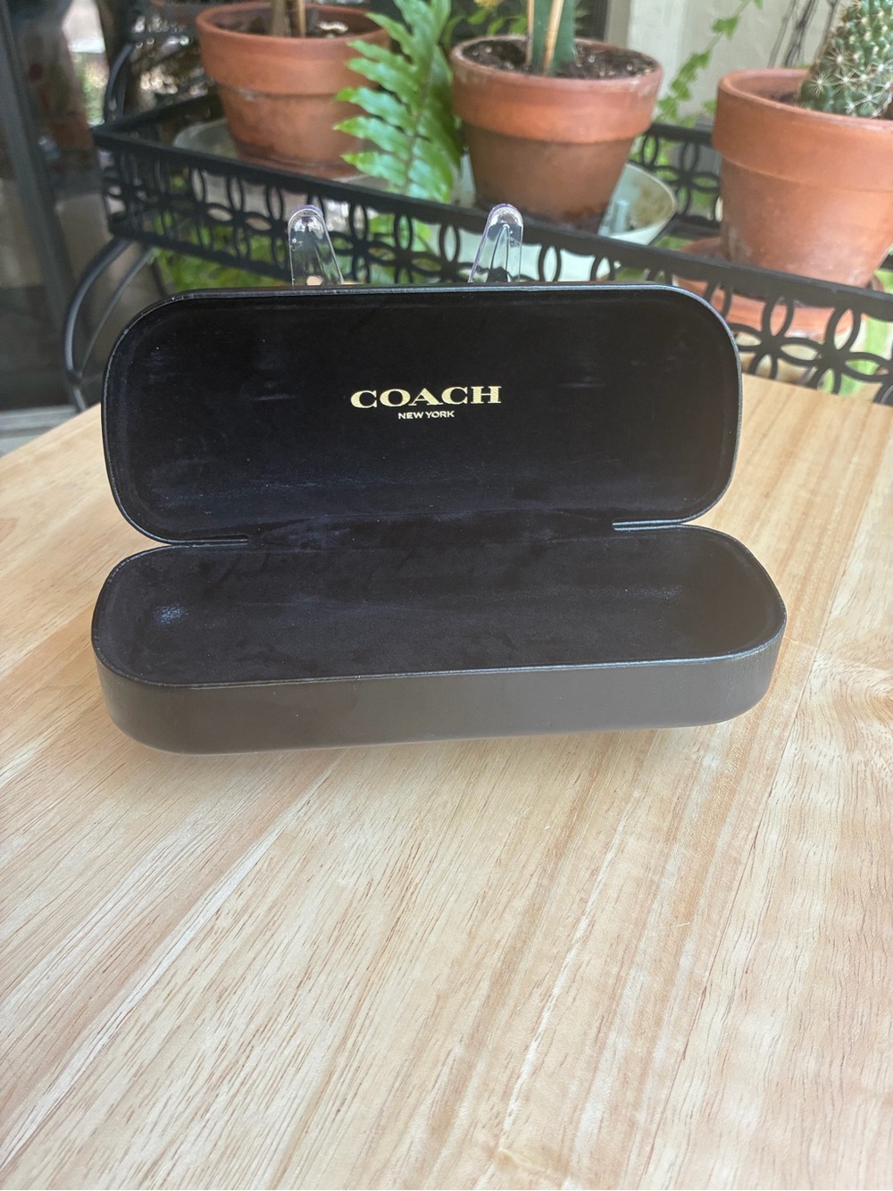 Authentic Coach Black Hard Sunglasses Case Gold Logo - Picture 2 of 7